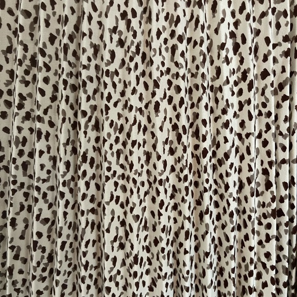 Cream Pleated Skirt - Picture 4 of 4